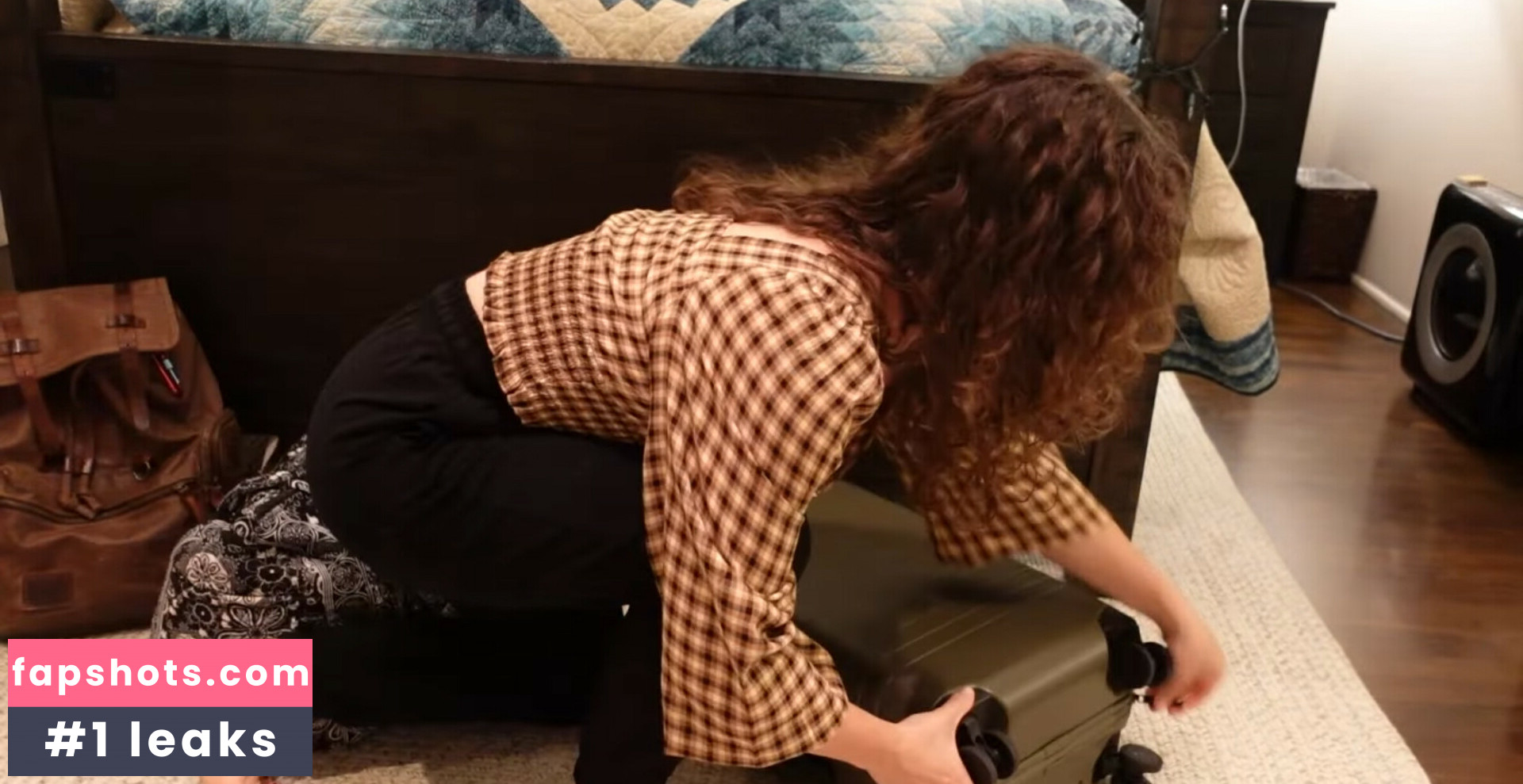 Natalie Gold gallery photo #27