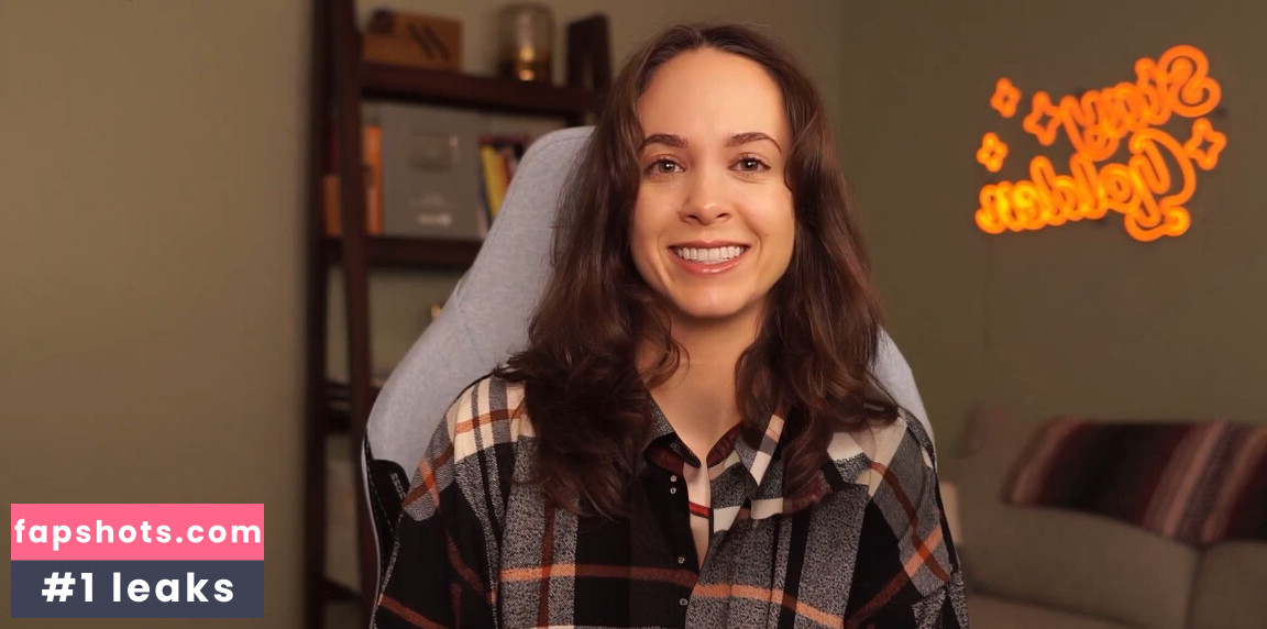 Natalie Gold gallery photo #36