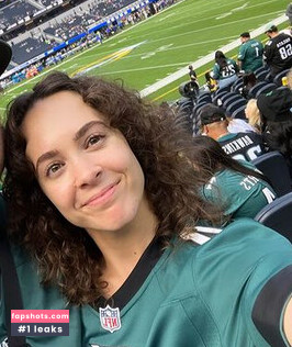 Natalie Gold gallery photo #39