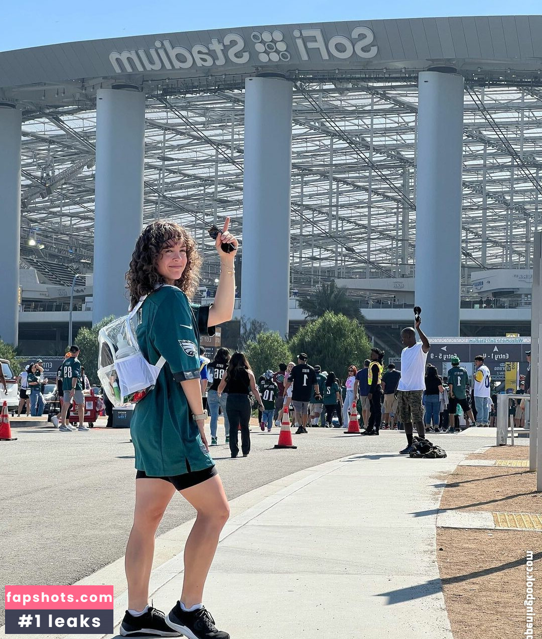 Natalie Gold gallery photo #40