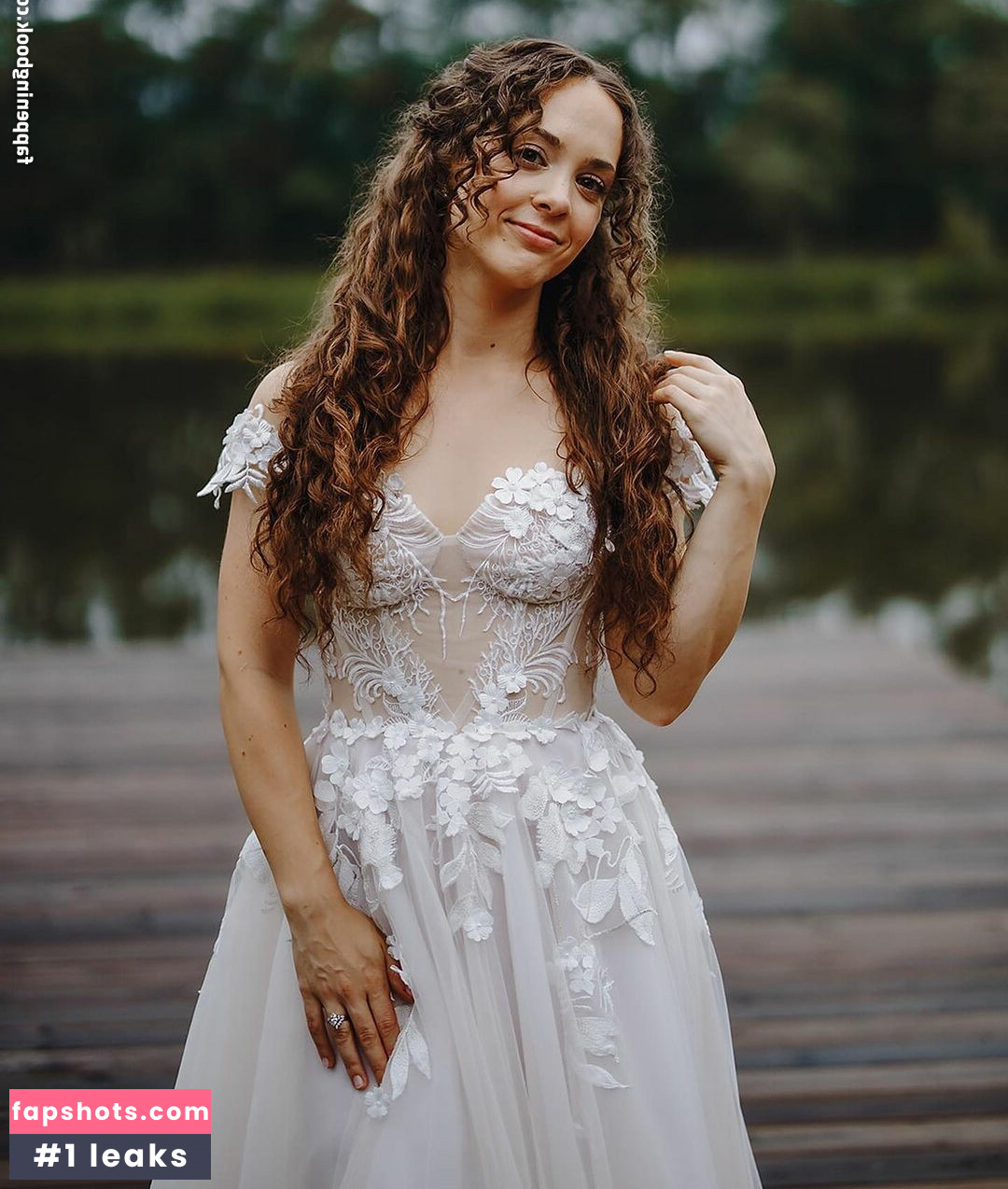 Natalie Gold gallery photo #99