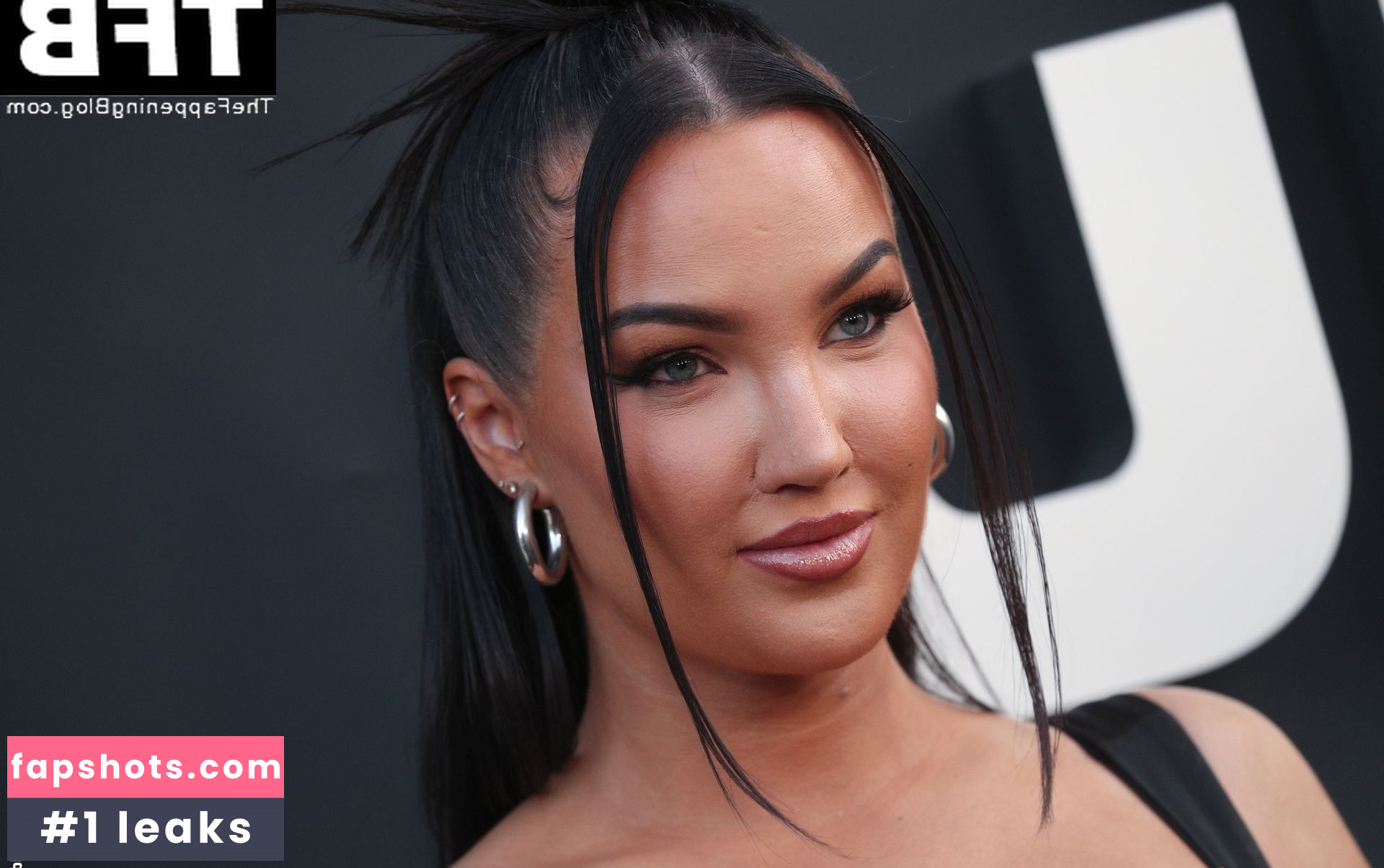 Natalie Halcro gallery photo #9