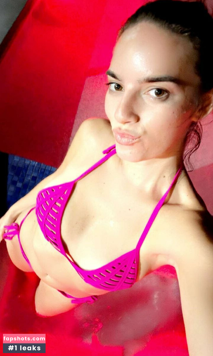 Natalie Noel gallery photo #5