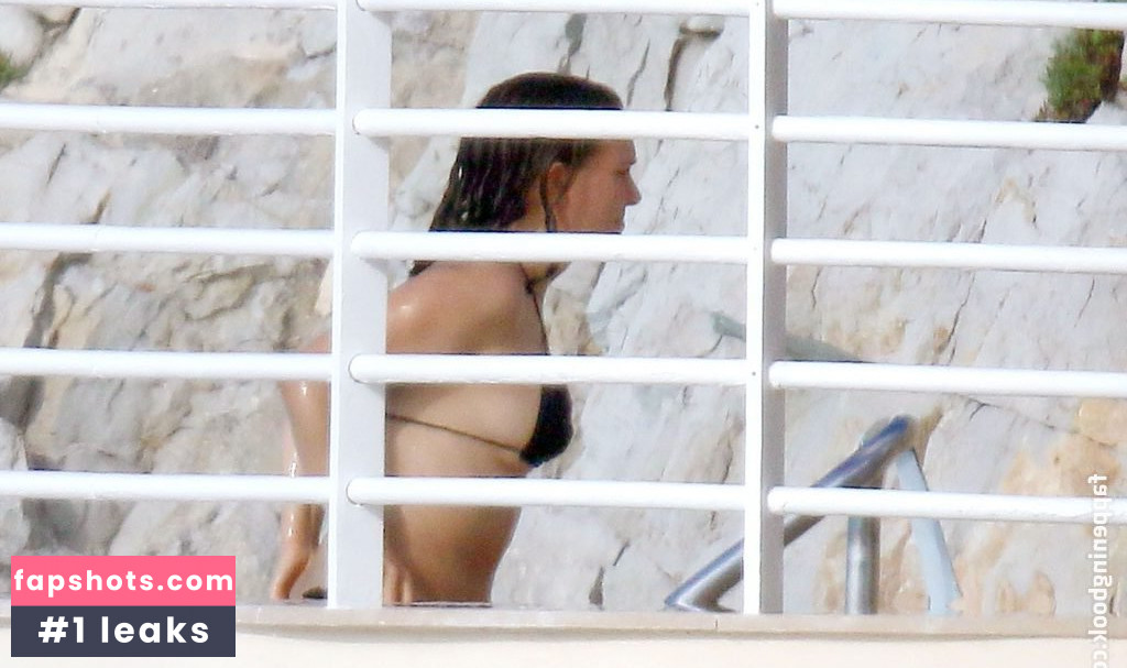 Natalie Portman gallery photo #1765