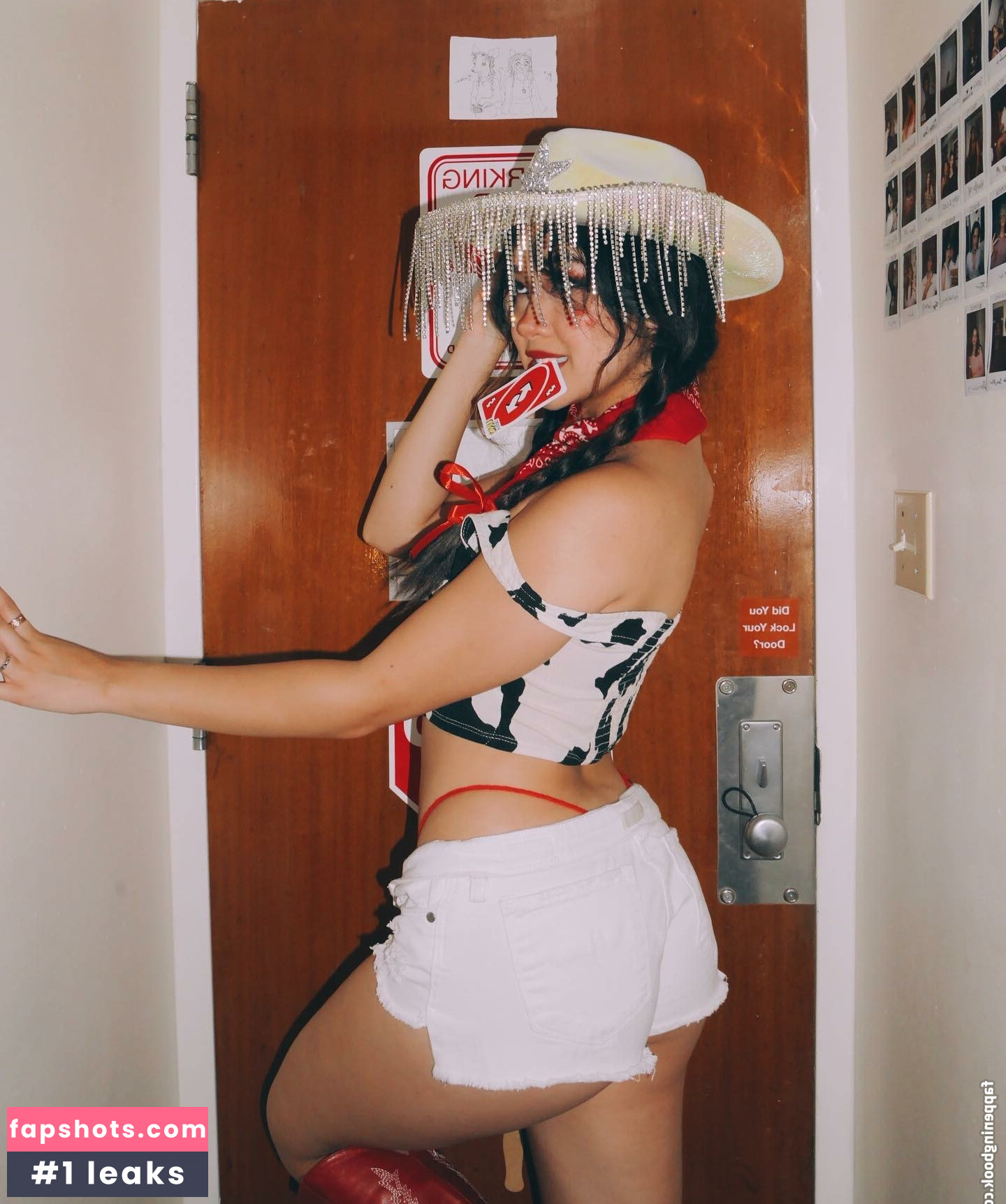 Natalie Tran gallery photo #13