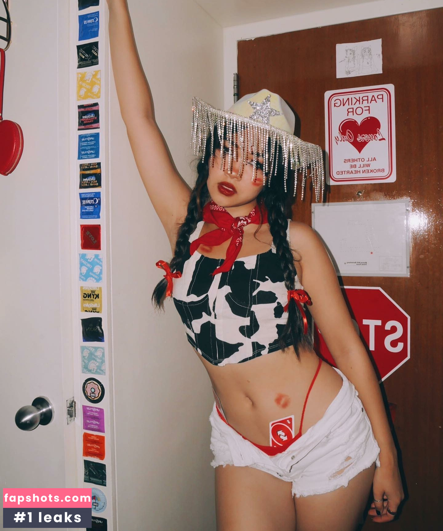 Natalie Tran gallery photo #17