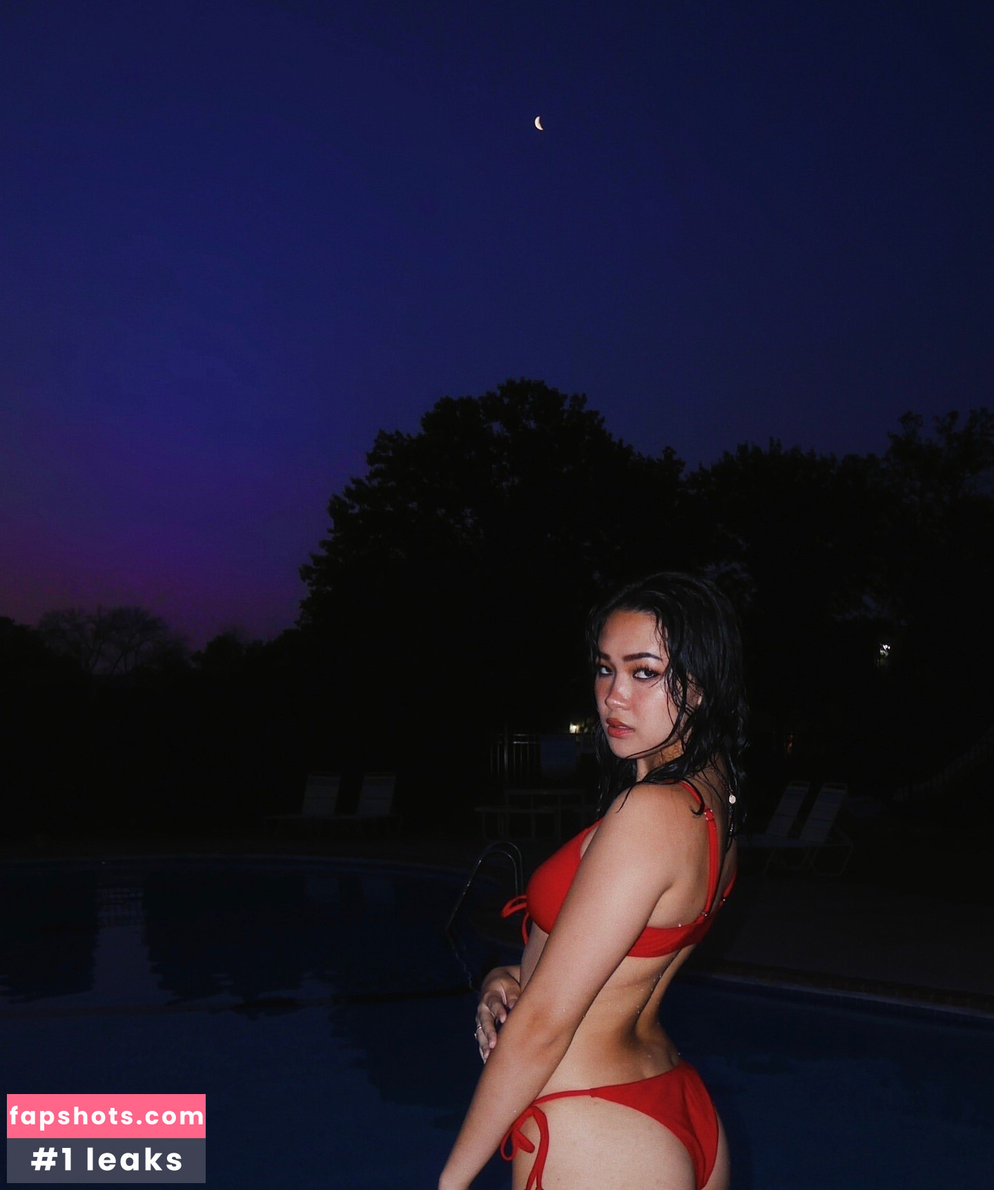 Natalie Tran gallery photo #19