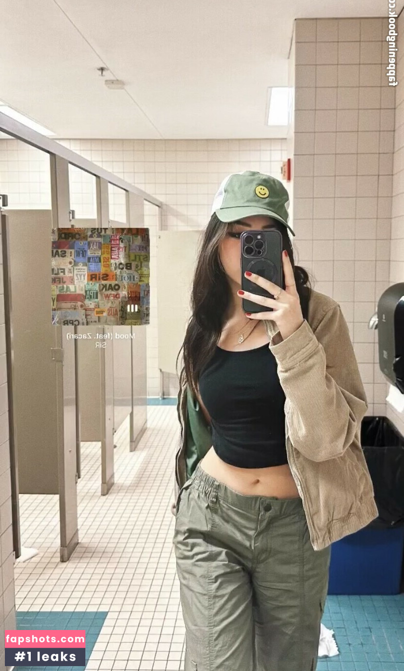 Natalie Tran gallery photo #20