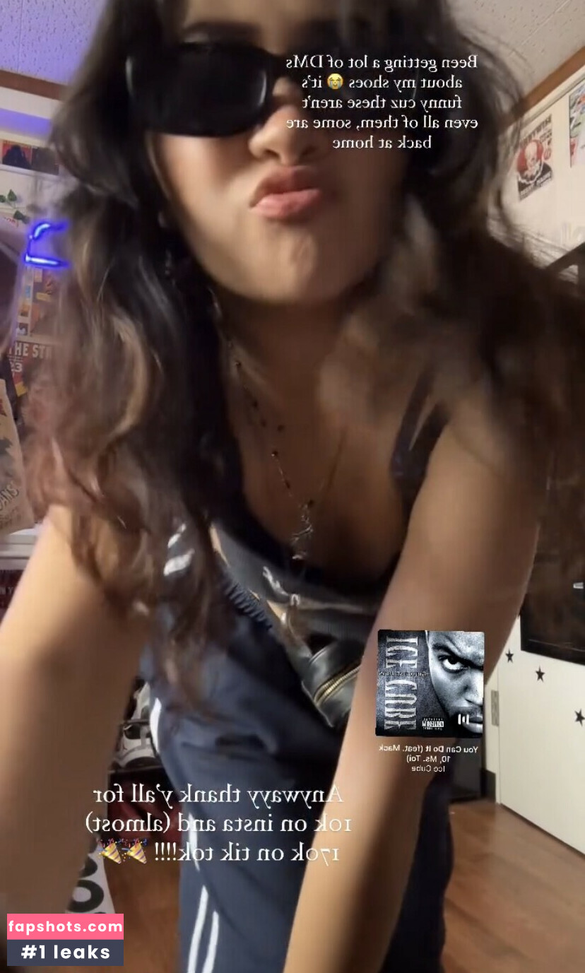 Natalie Tran gallery photo #29