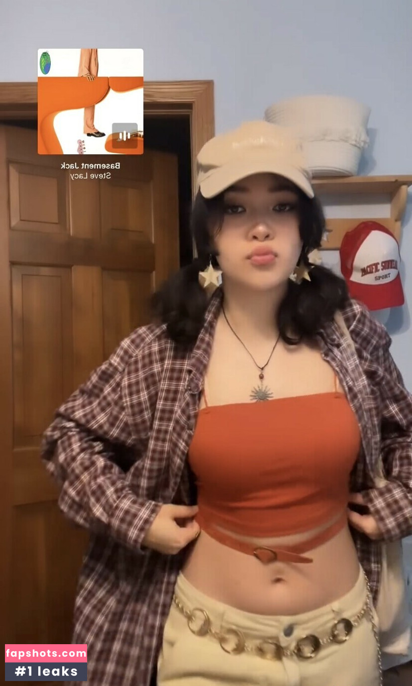 Natalie Tran gallery photo #36