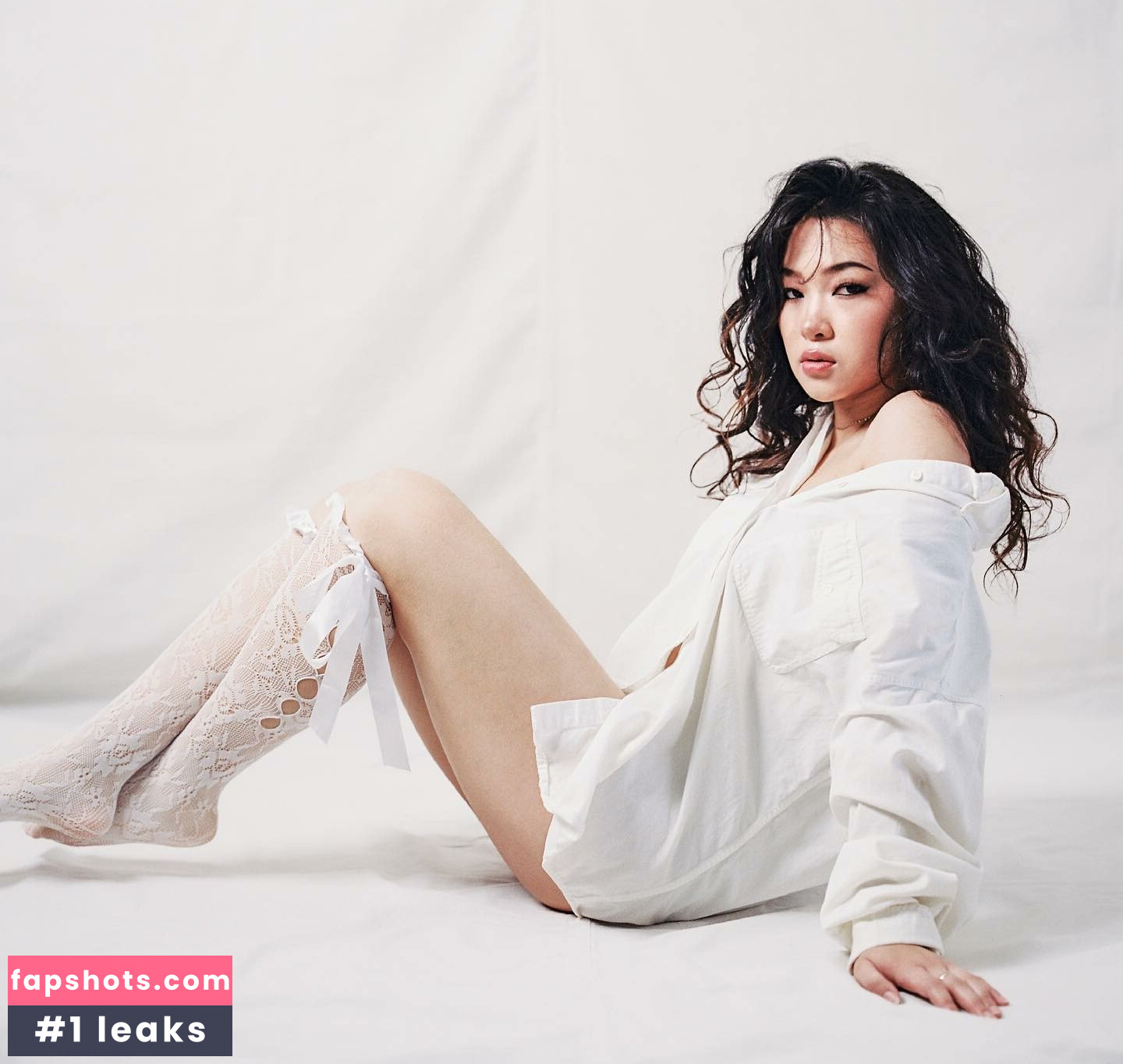 Natalie Tran gallery photo #38