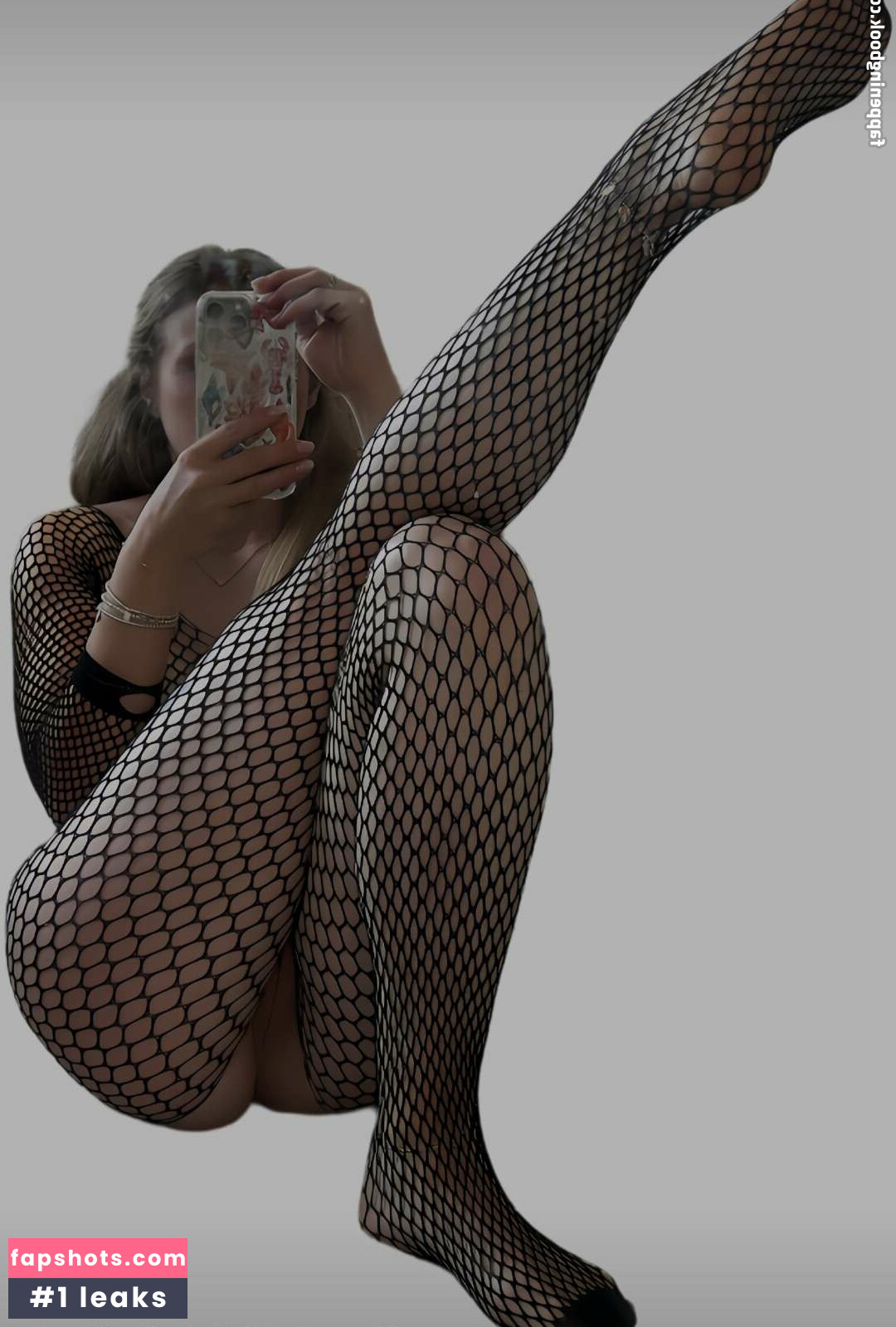 NatalieHanby gallery photo #6