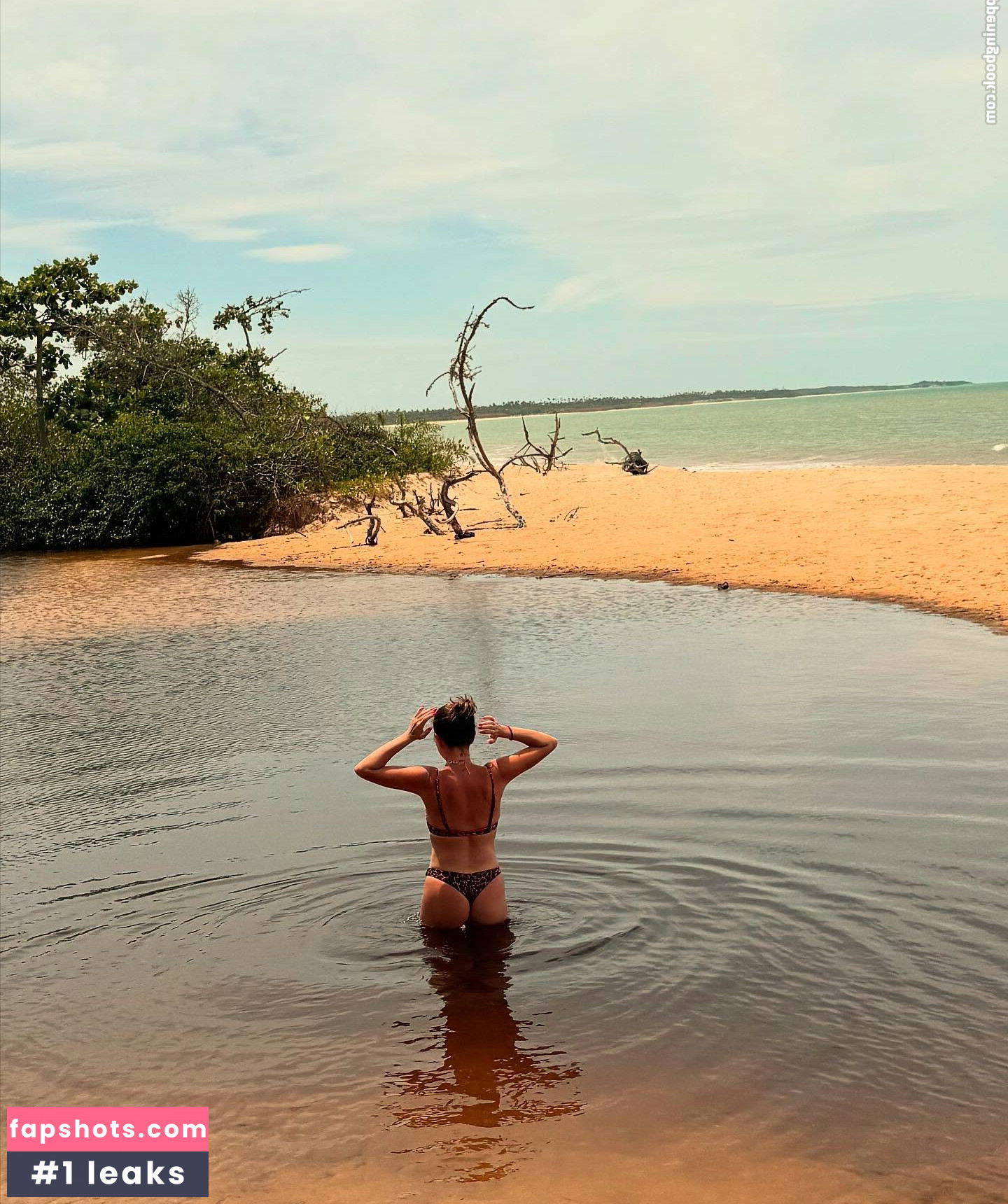 Natallia Rodrigues gallery photo #14