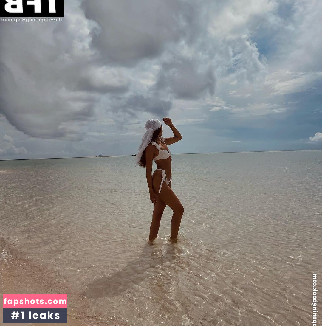 Natalya Wright gallery photo #3