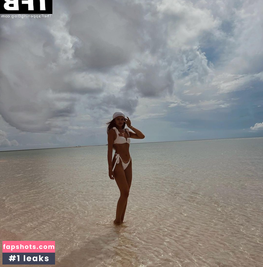 Natalya Wright gallery photo #5