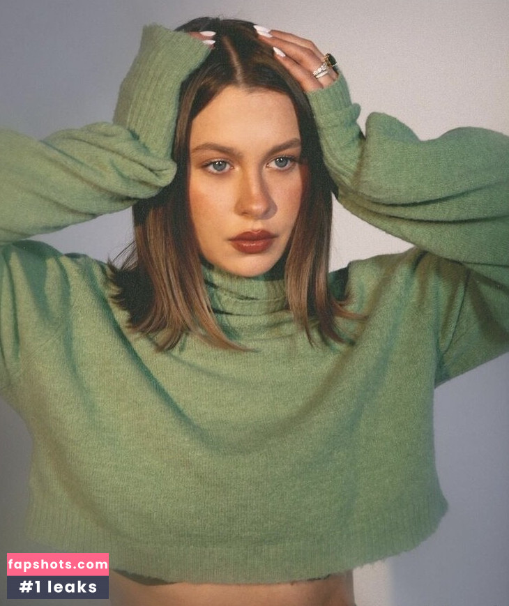 Natasha Bure gallery photo #4