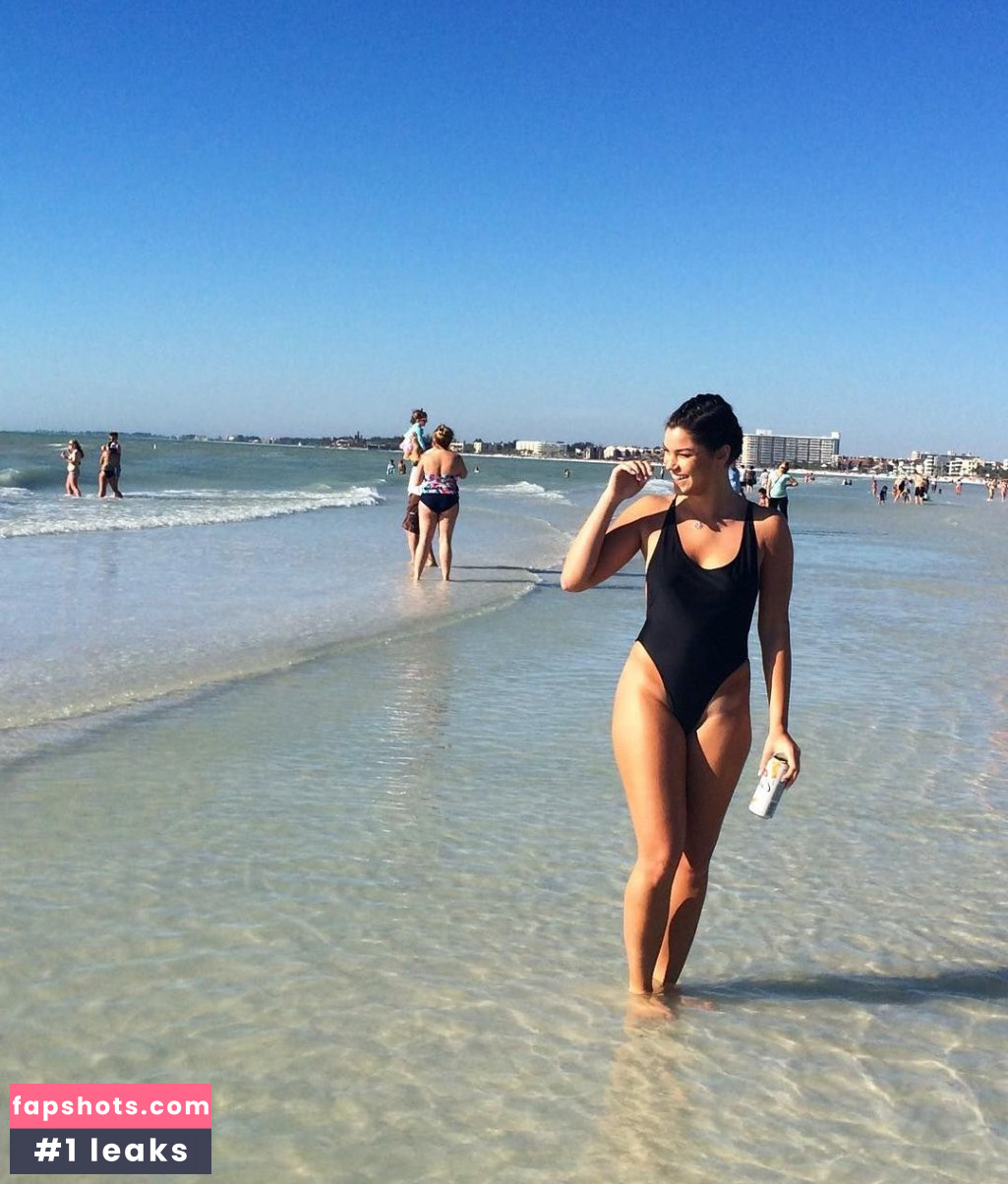 Natasha Canavarro gallery photo #3