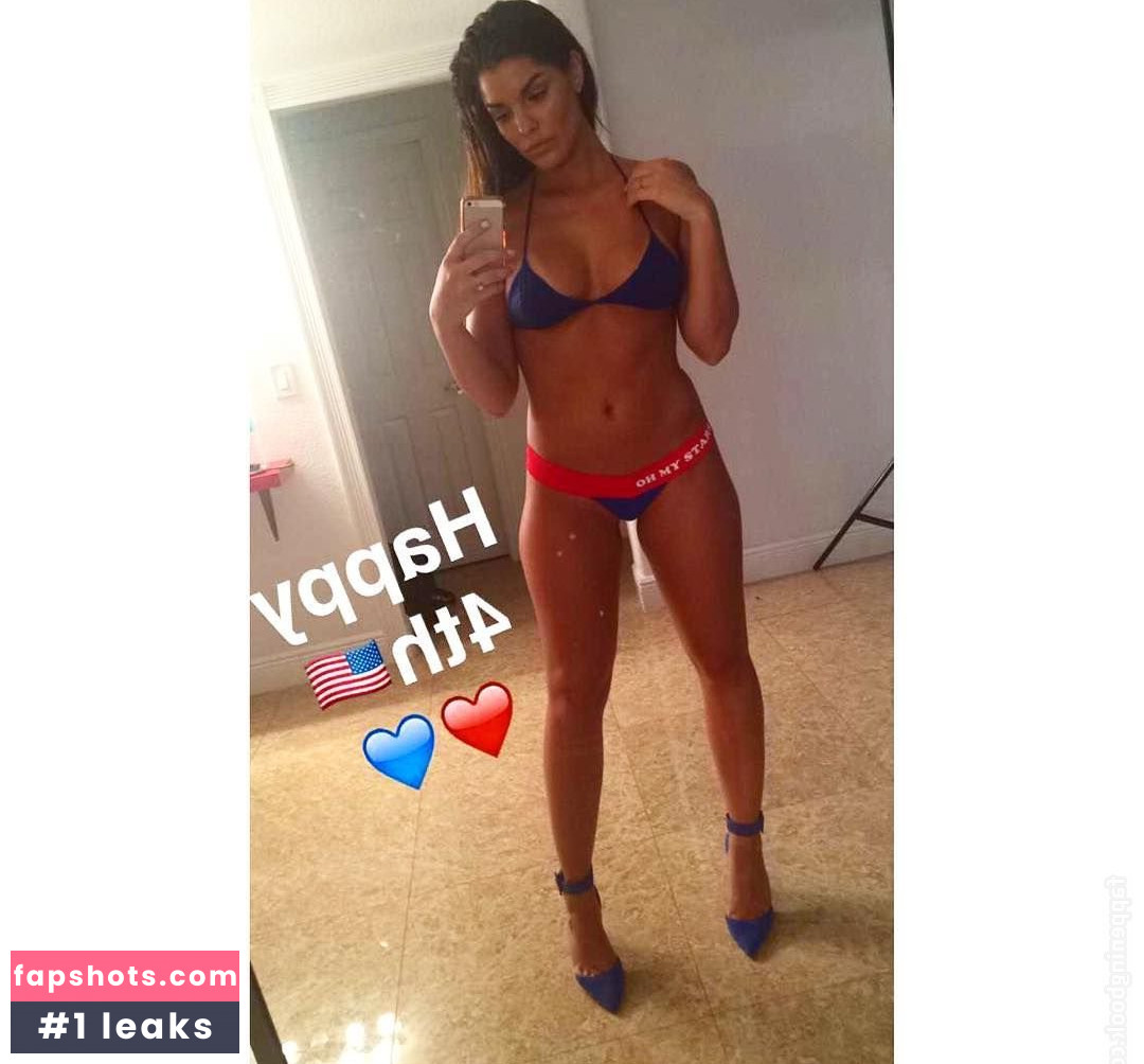 Natasha Canavarro gallery photo #6