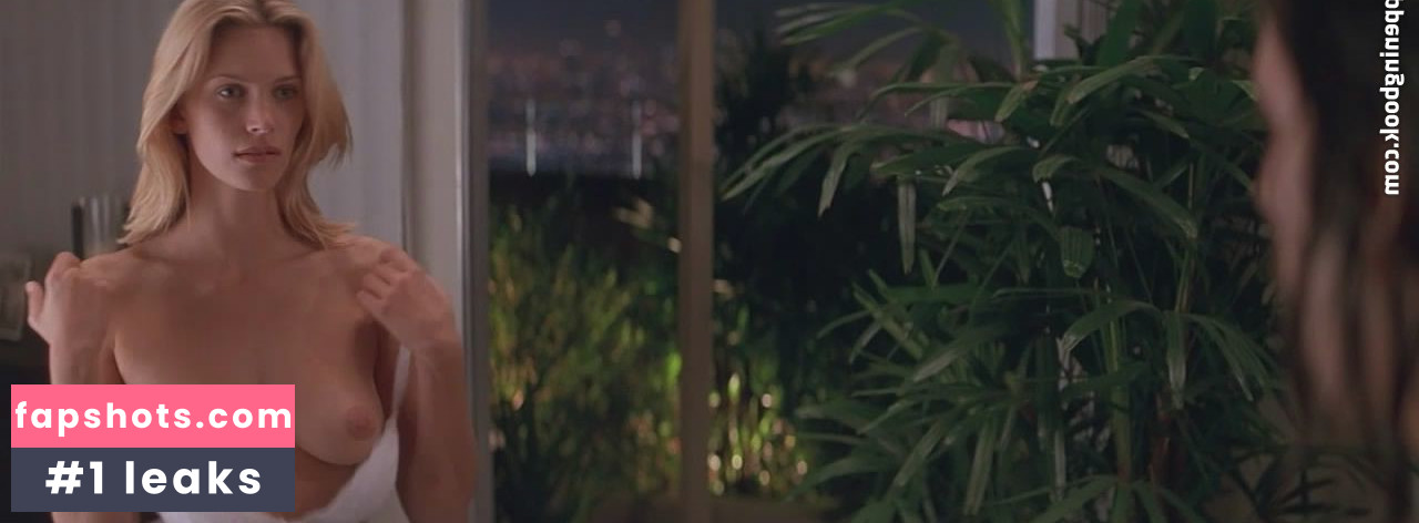 Natasha Henstridge gallery photo #105