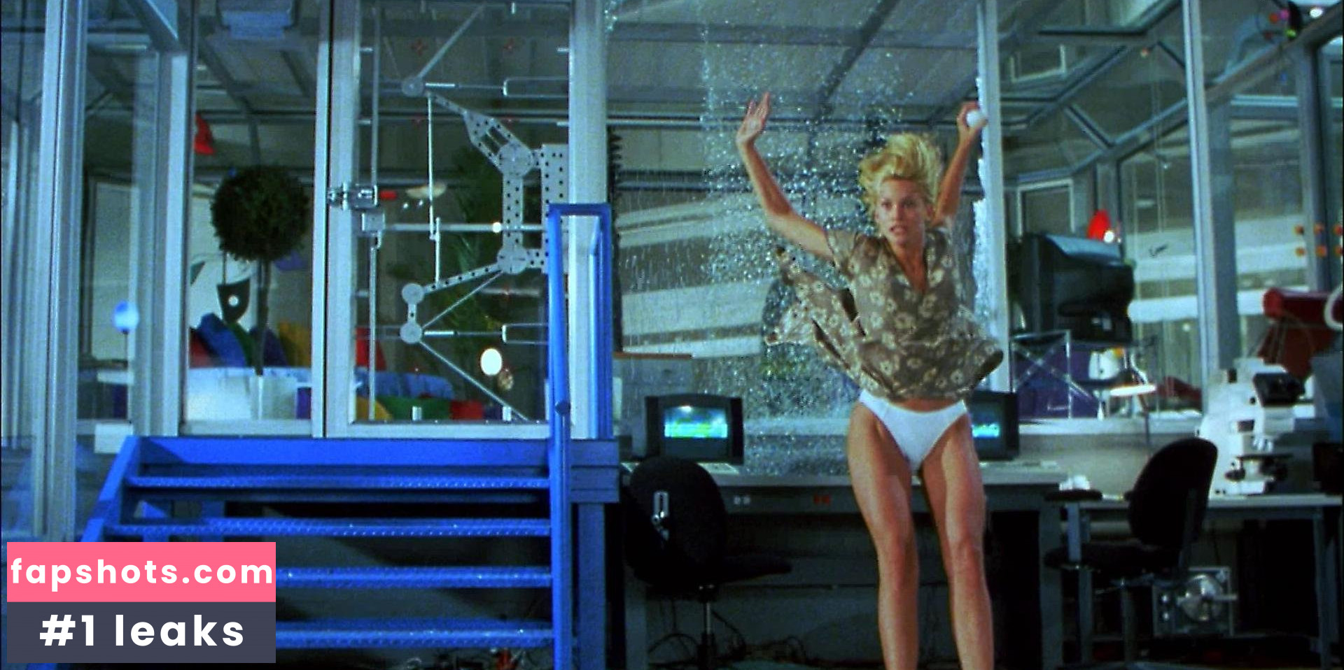 Natasha Henstridge gallery photo #128