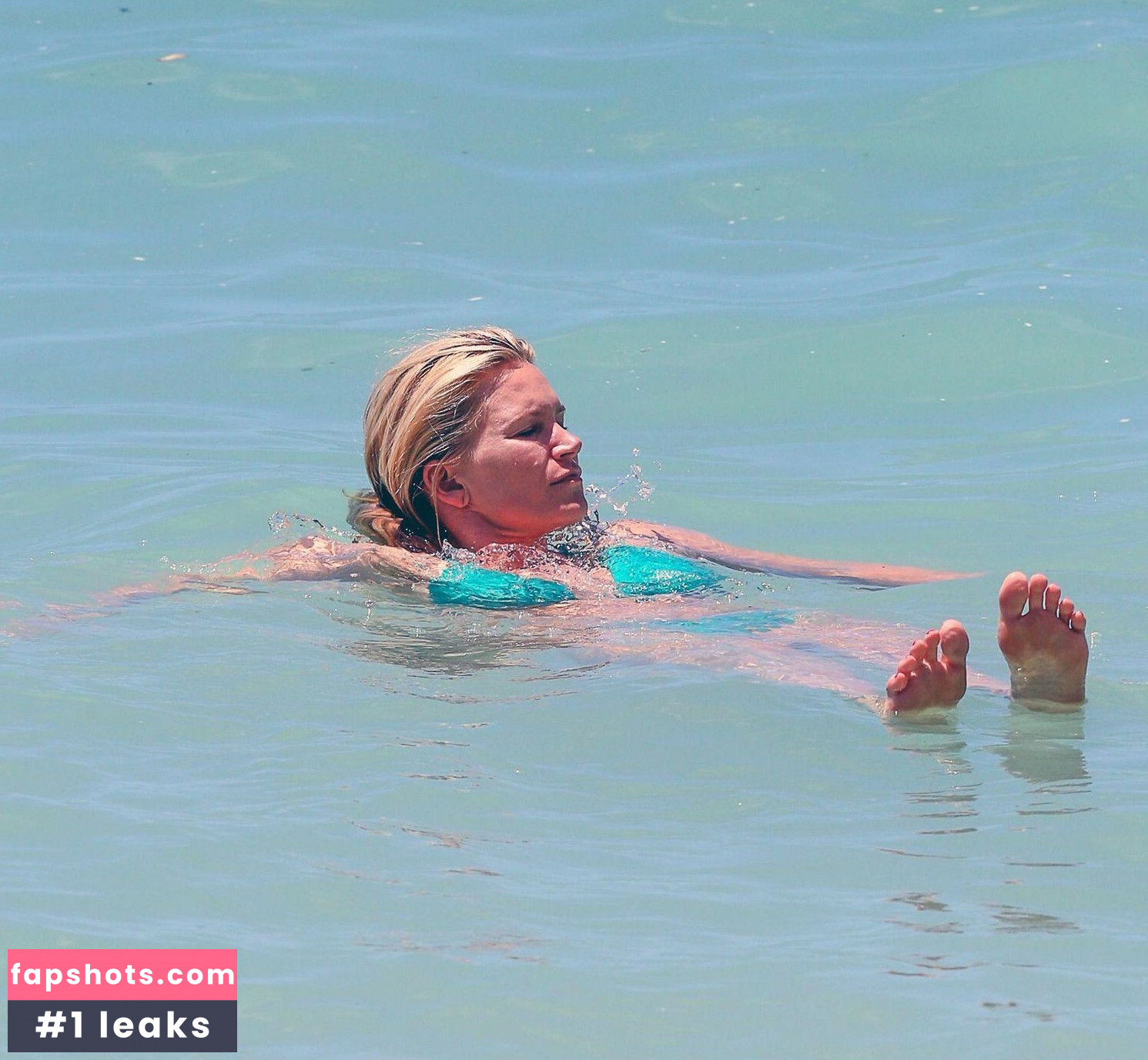 Natasha Henstridge gallery photo #35