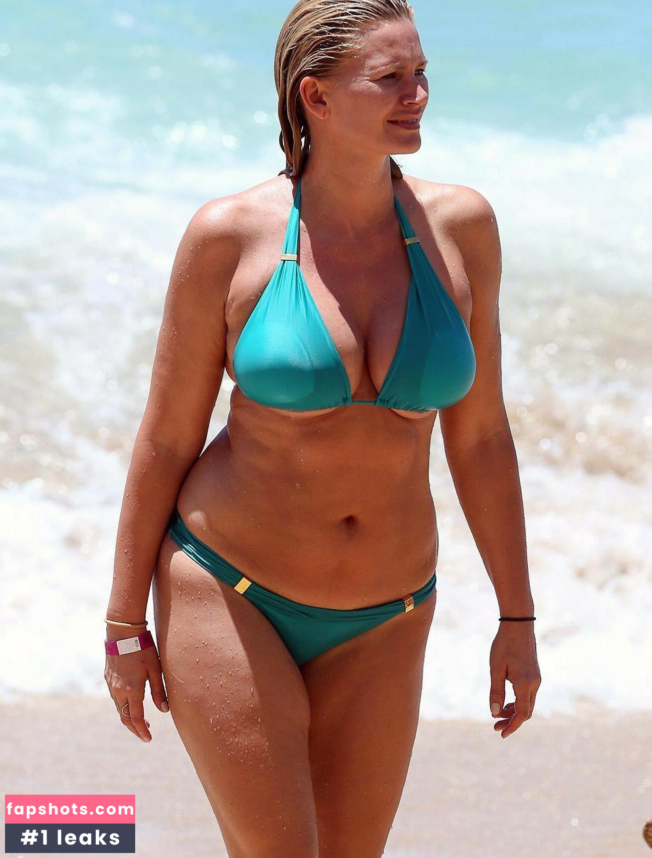 Natasha Henstridge gallery photo #36