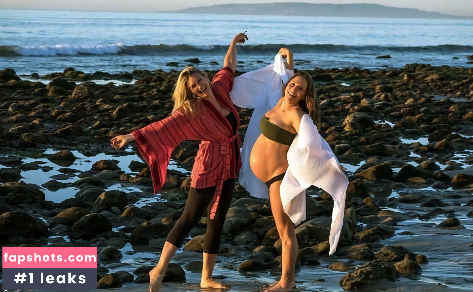 Natasha Henstridge gallery photo #48