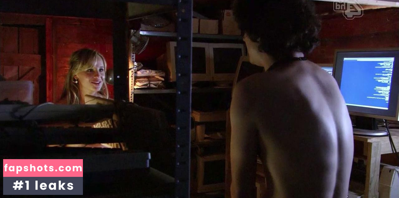 Natasha Loring gallery photo #3