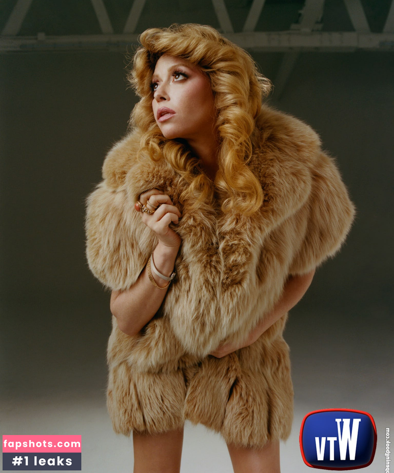 Natasha Lyonne gallery photo #101