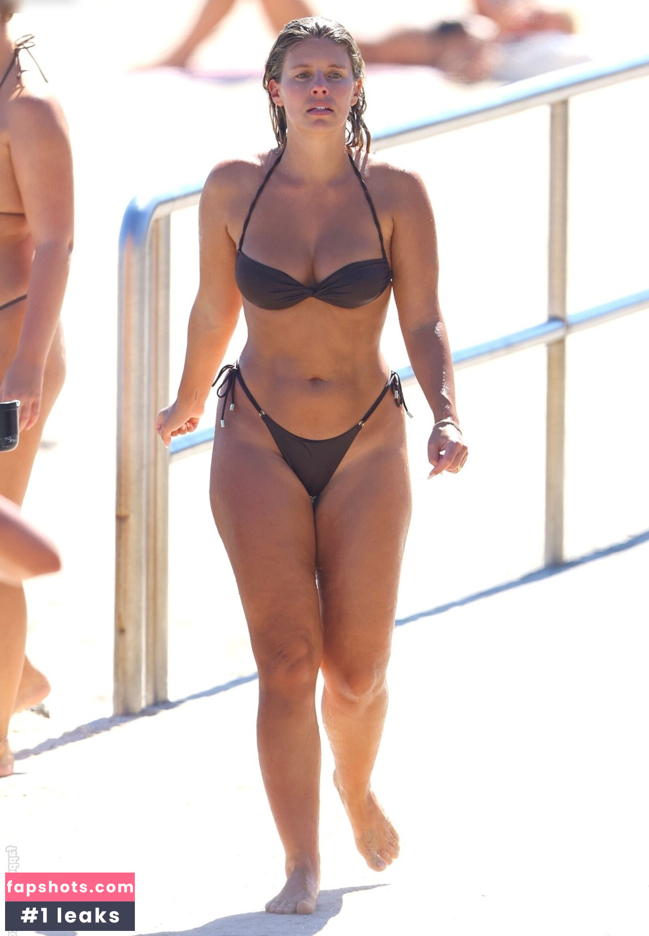 Natasha Oakley gallery photo #121