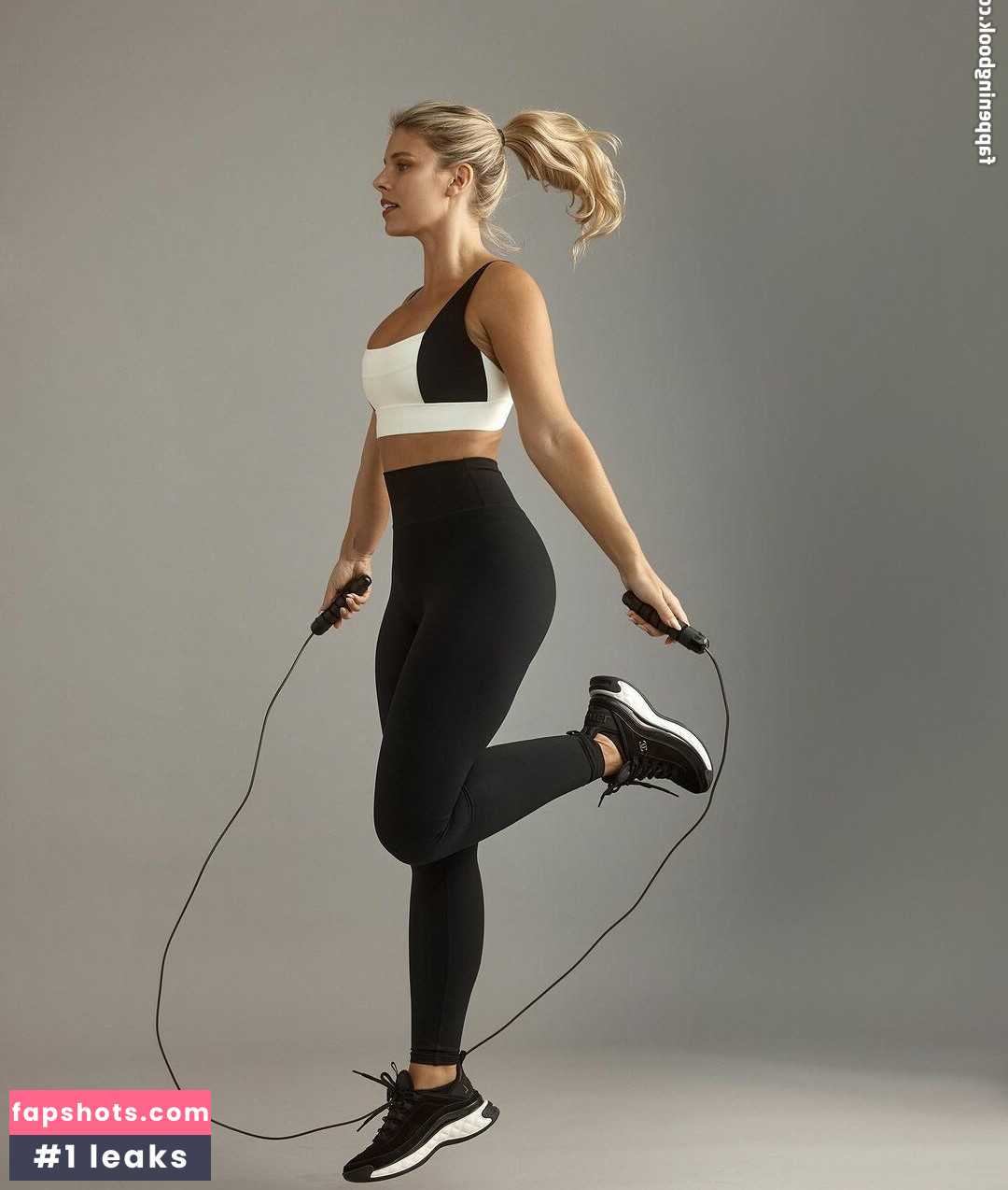 Natasha Oakley gallery photo #194