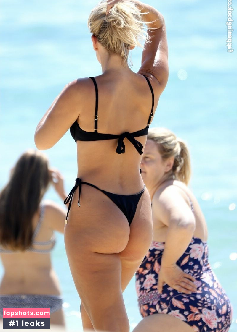 Natasha Oakley gallery photo #289