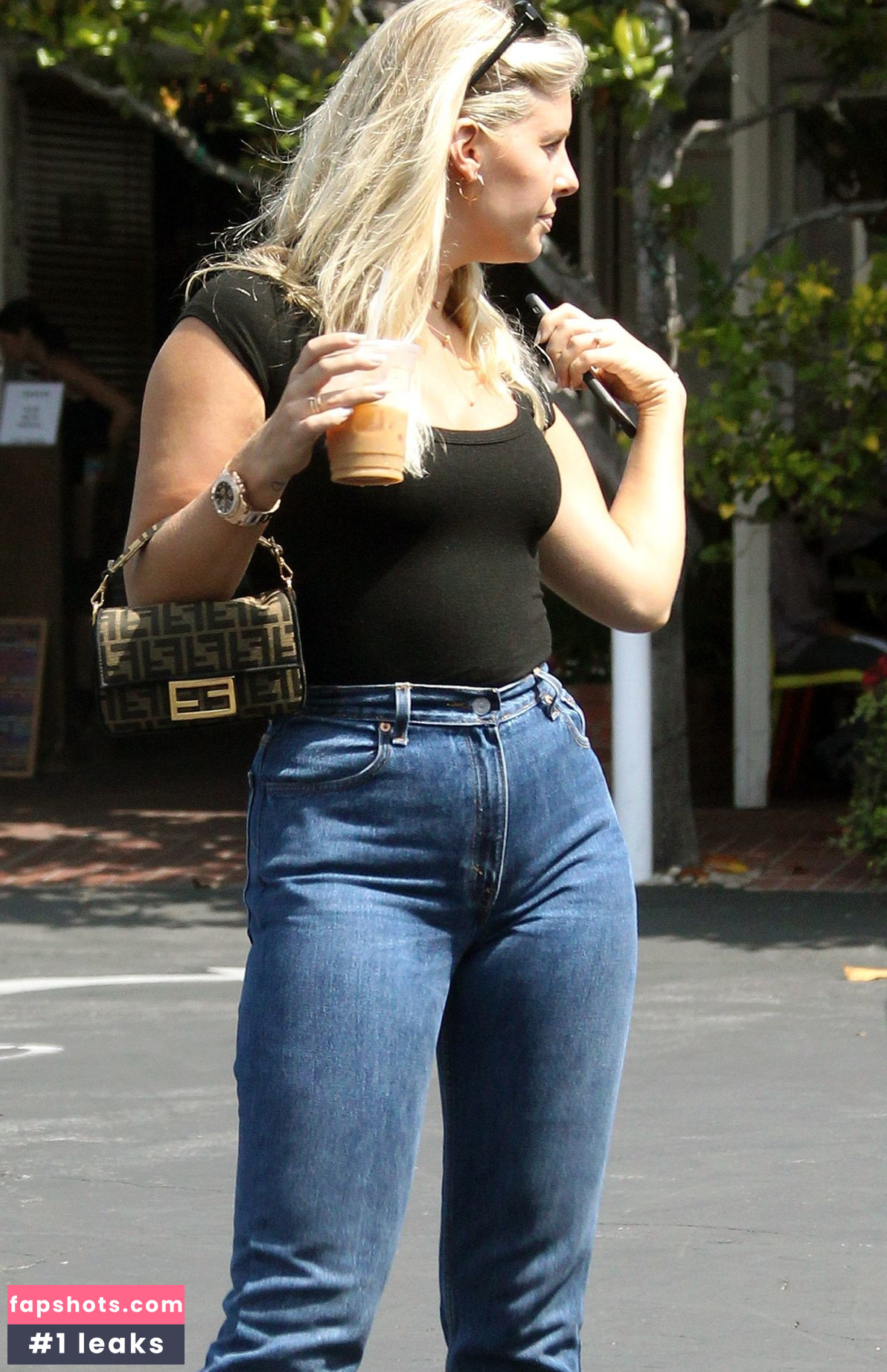 Natasha Oakley gallery photo #457