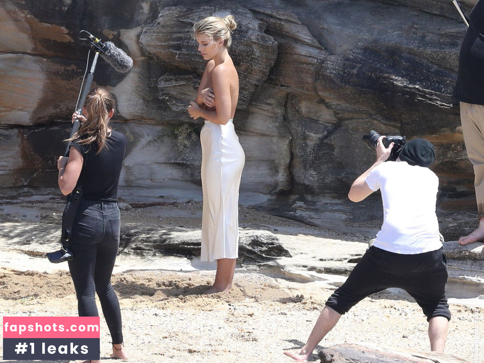 Natasha Oakley gallery photo #489