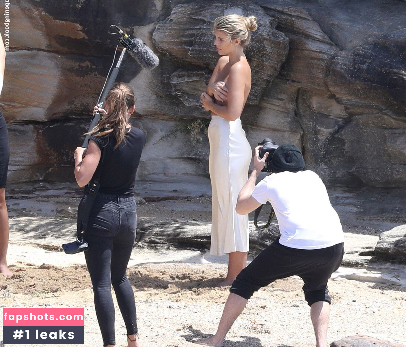 Natasha Oakley gallery photo #491