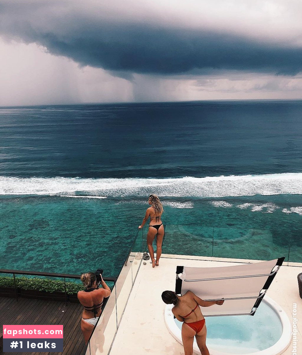 Natasha Oakley Nude Leaks OnlyFans Photos #566 - LeakJerk