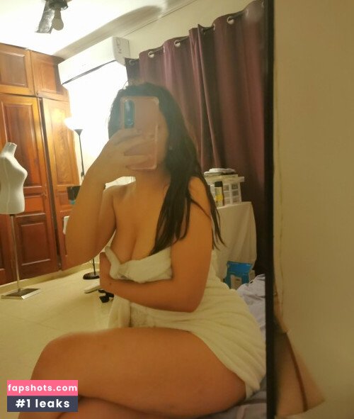 NatashaSnyder gallery photo #14