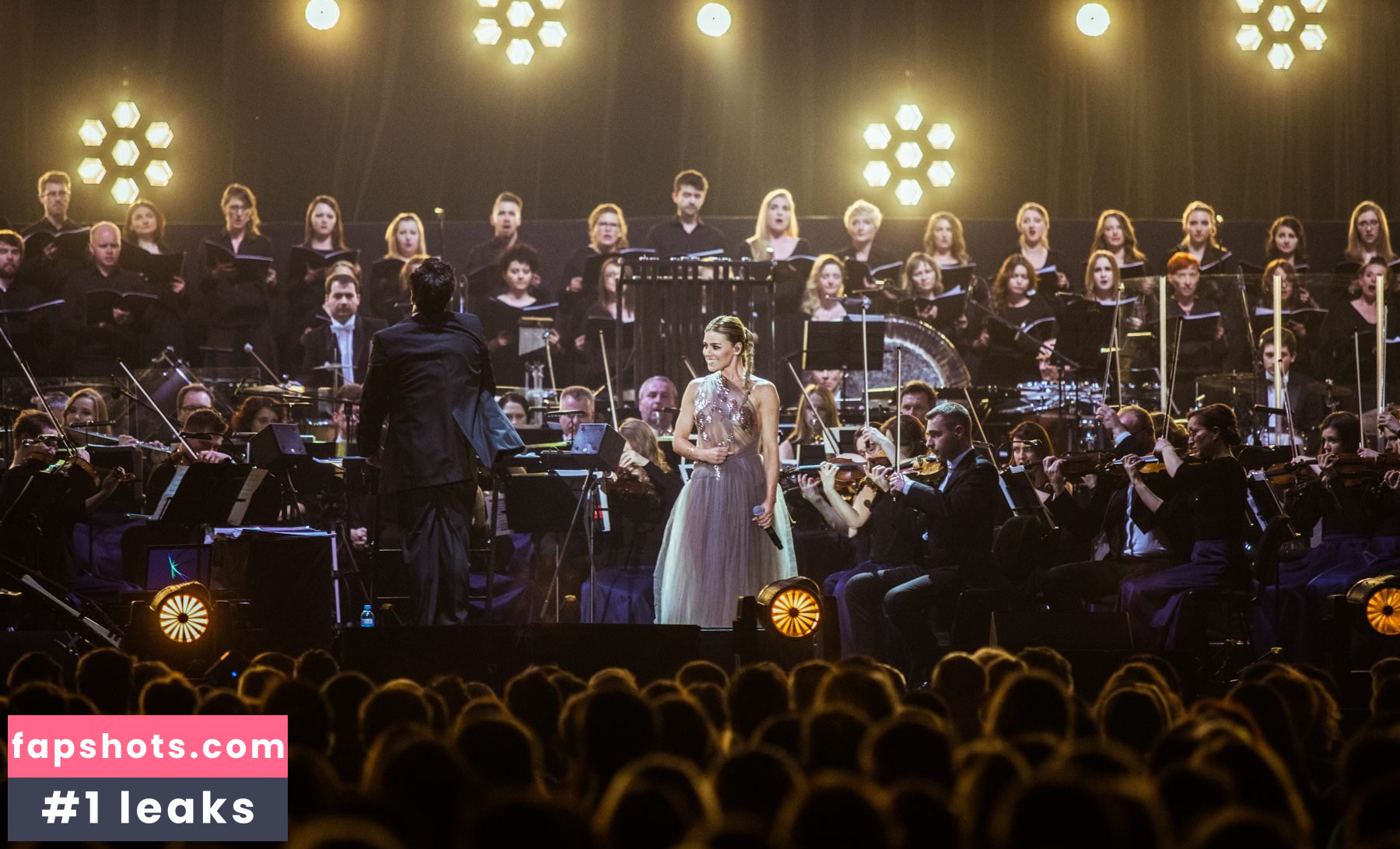 Natasza Urbanska gallery photo #10