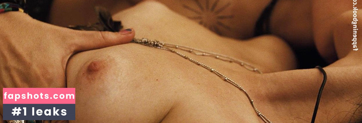 Nathalia Dill gallery photo #22