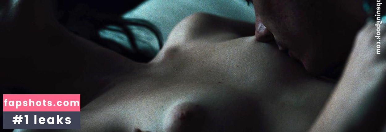 Nathalia Dill gallery photo #24