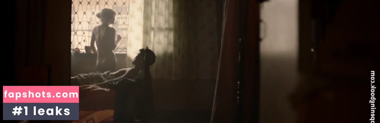 Nathalie Hart nude babe gallery