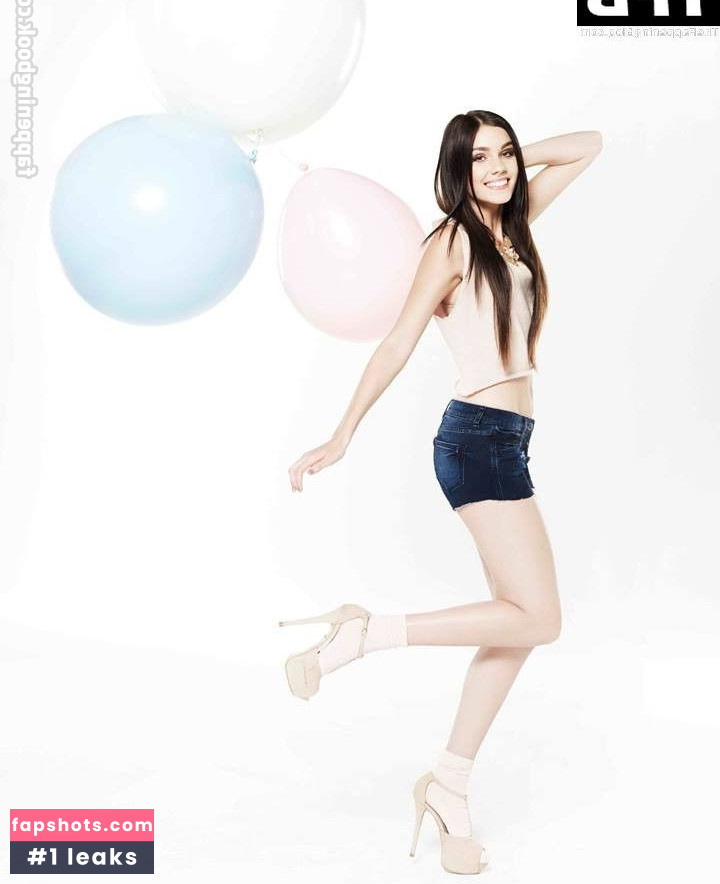 Nathalie Volk gallery photo #12