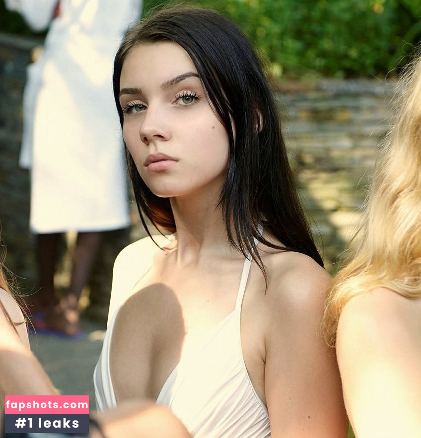 Nathalie Volk gallery photo #24