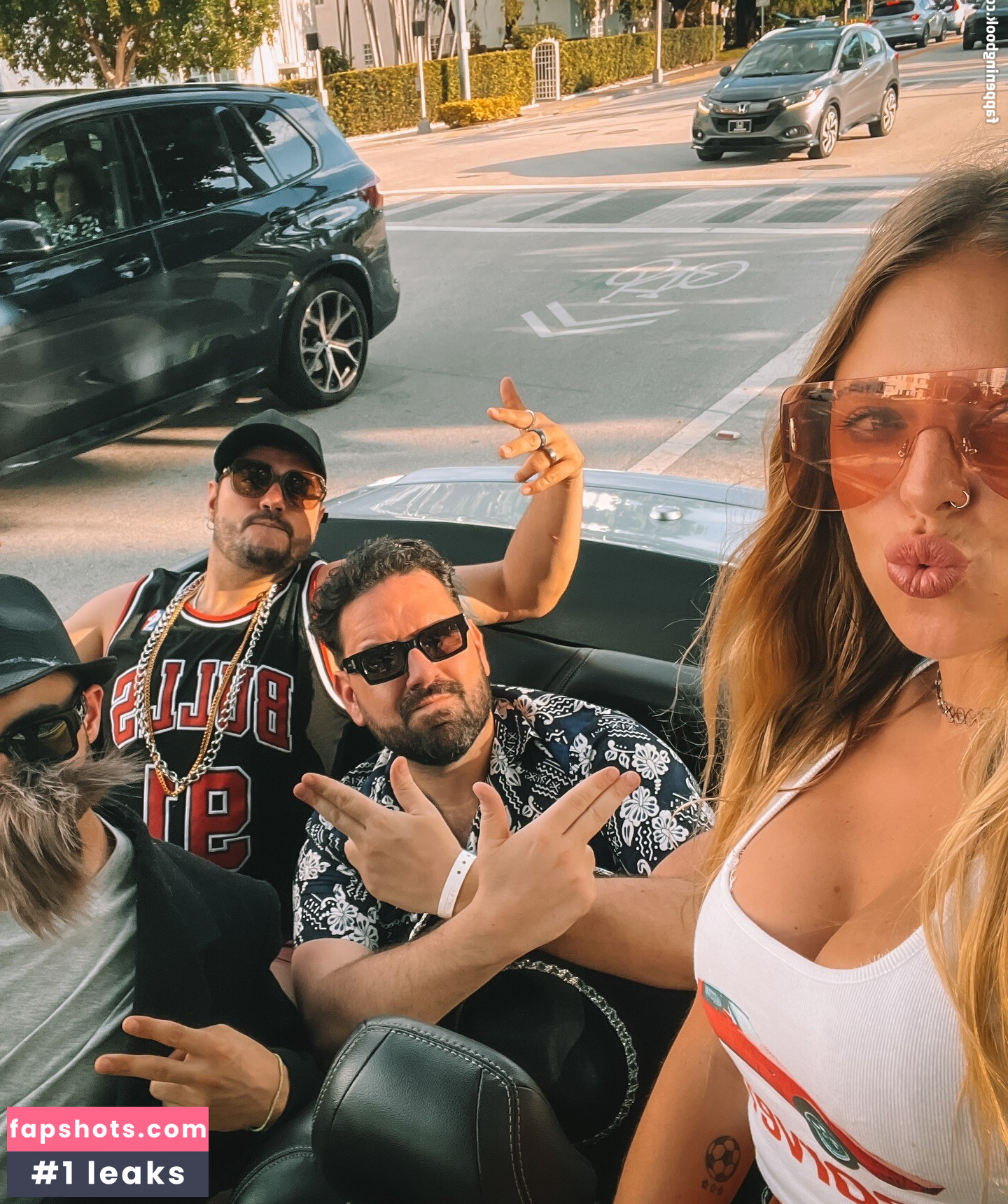 Nati Jota gallery photo #19