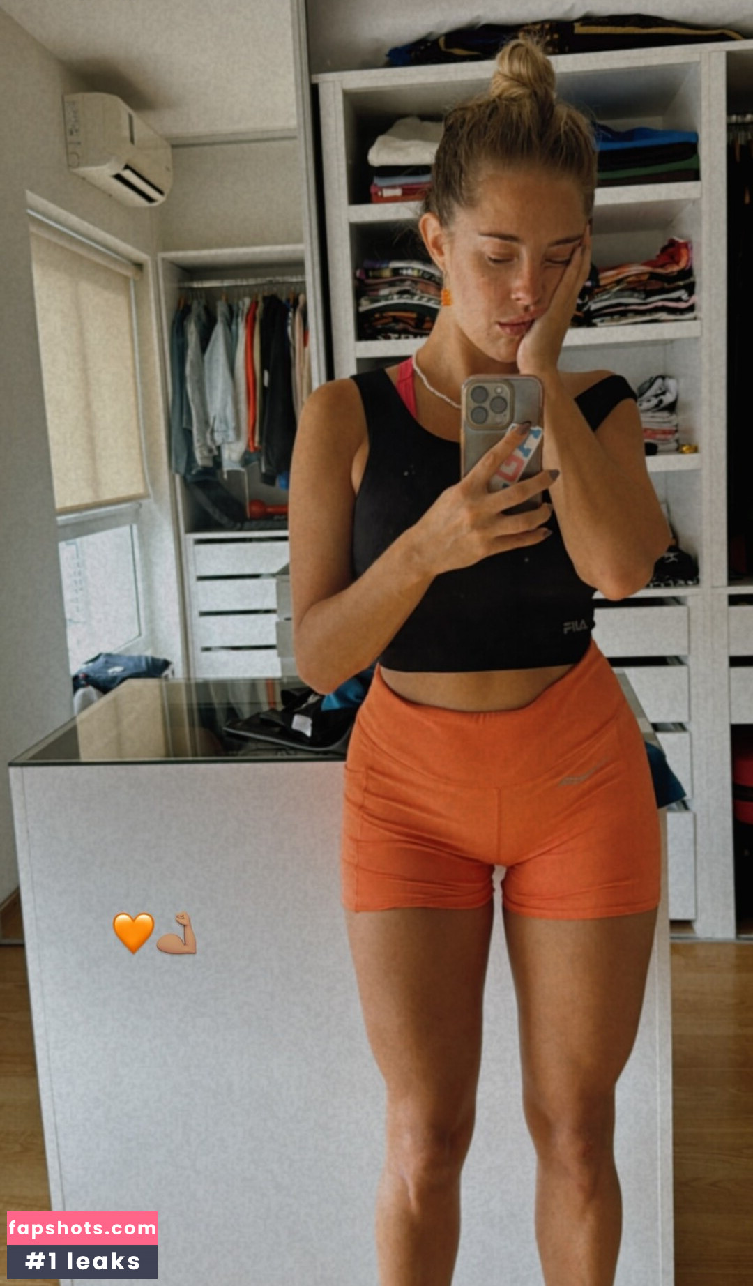 Nati Jota gallery photo #20