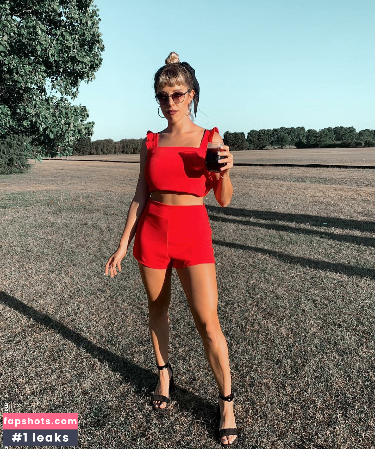 Nati Jota gallery photo #27