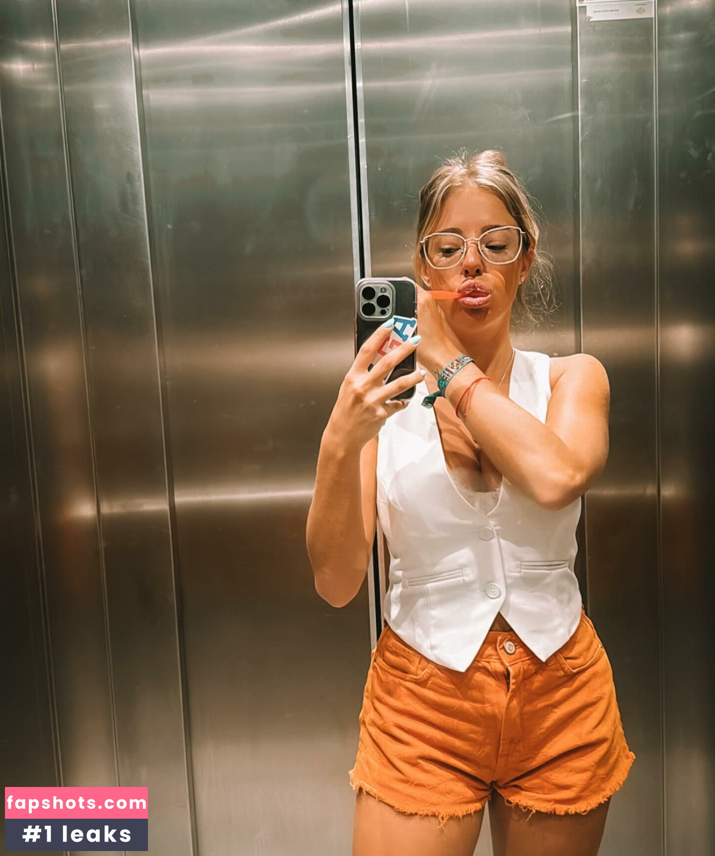 Nati Jota gallery photo #52