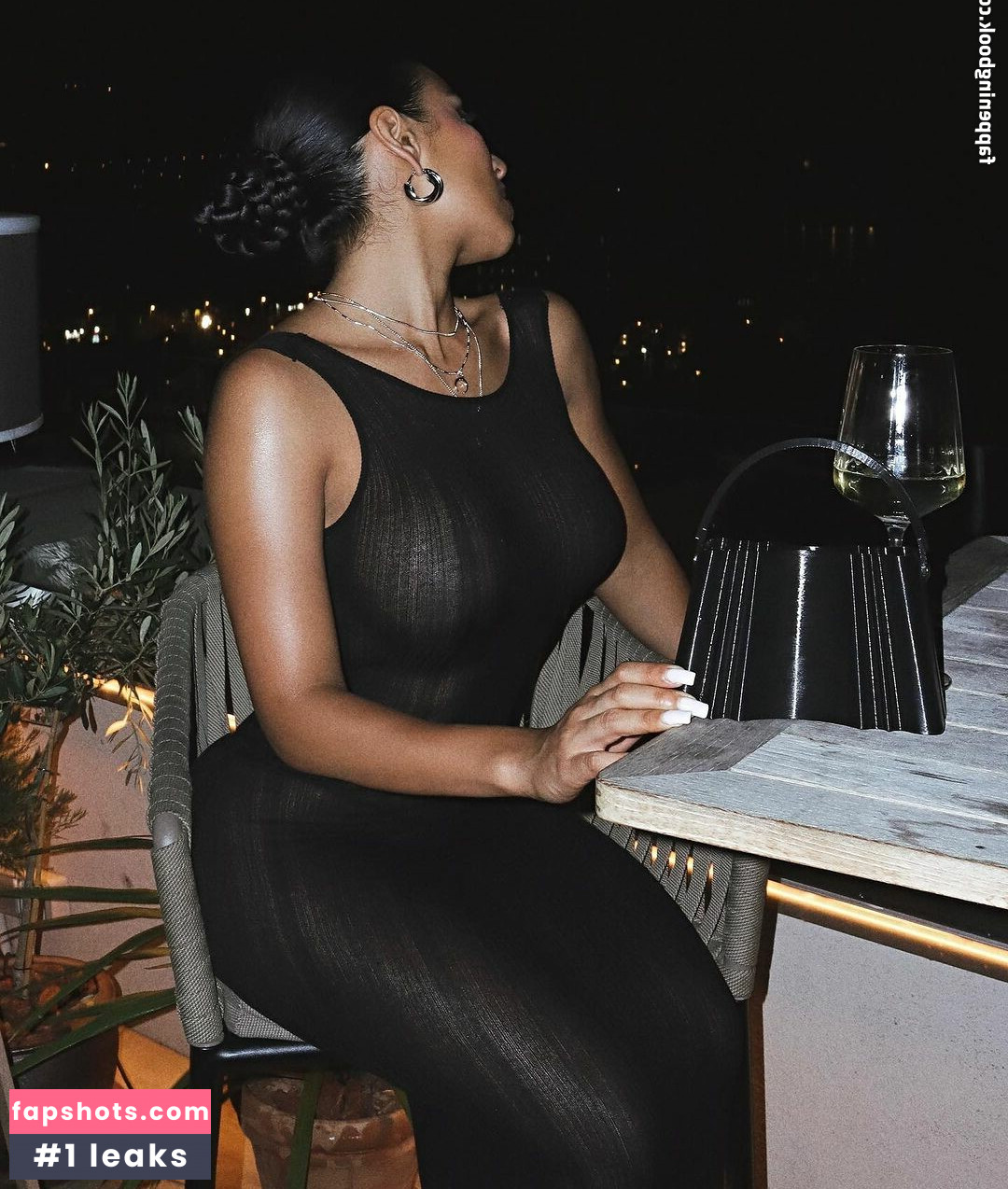 Natseleen gallery photo #33