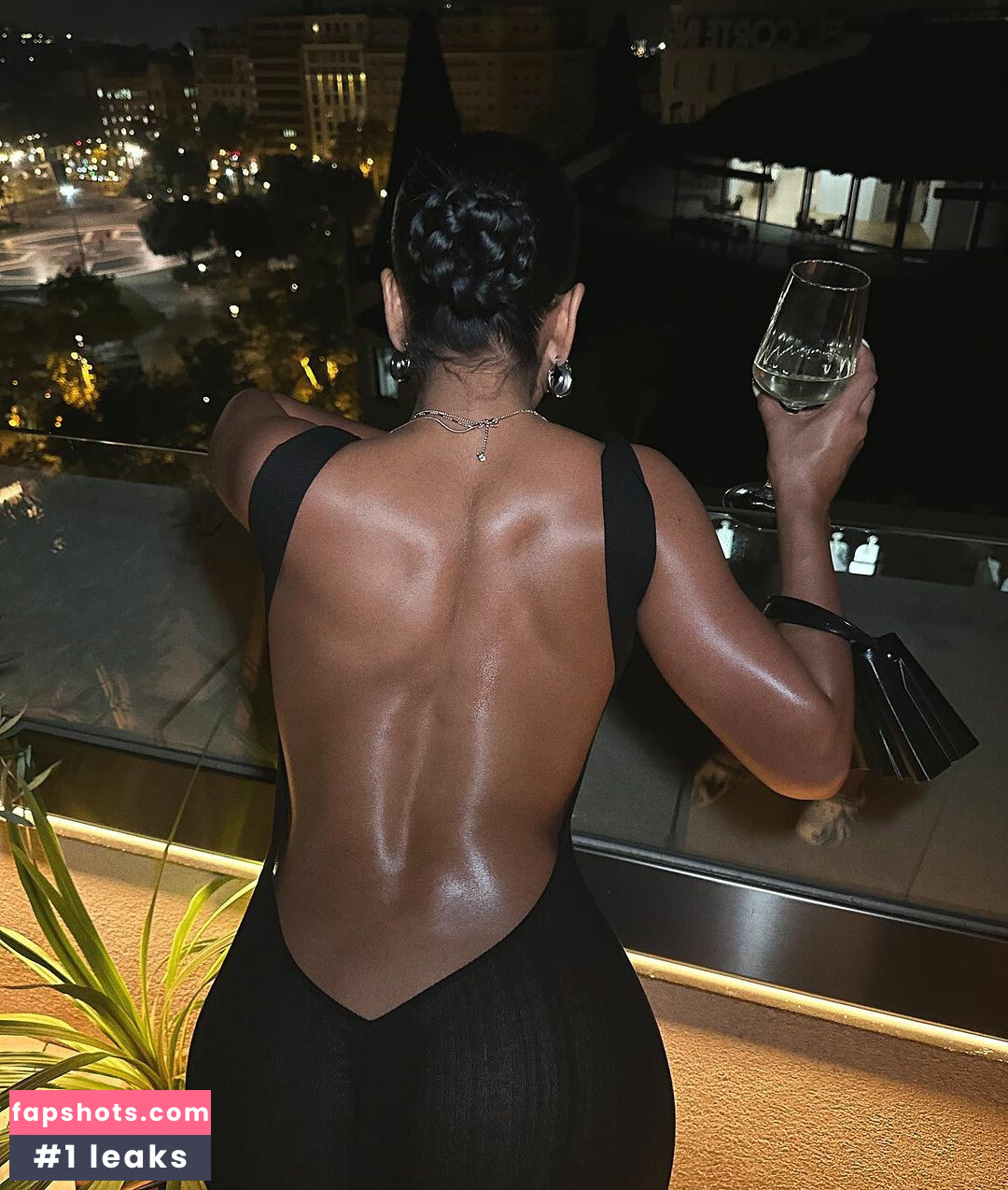 Natseleen gallery photo #41