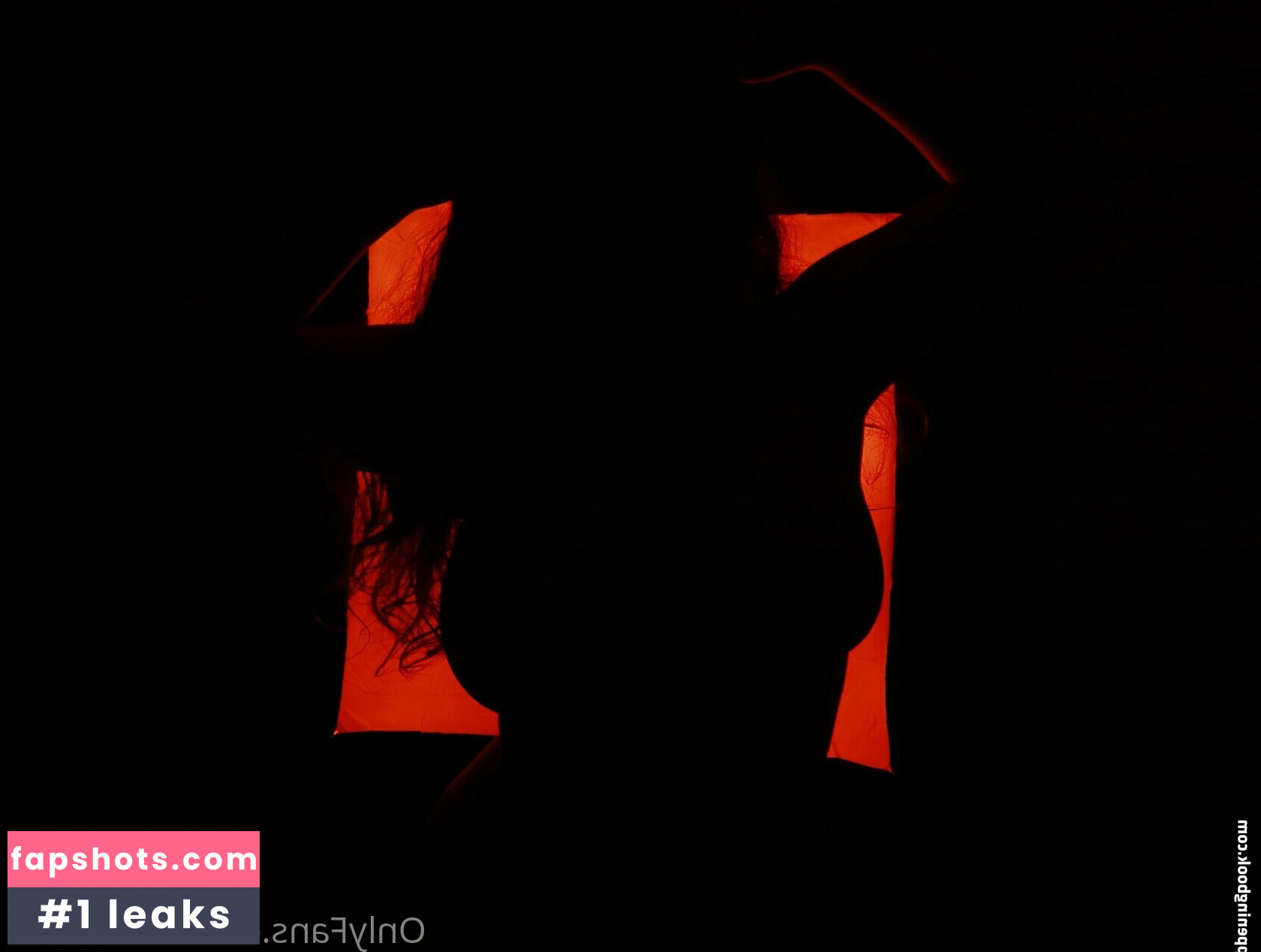 NatsukiSel nude babe gallery